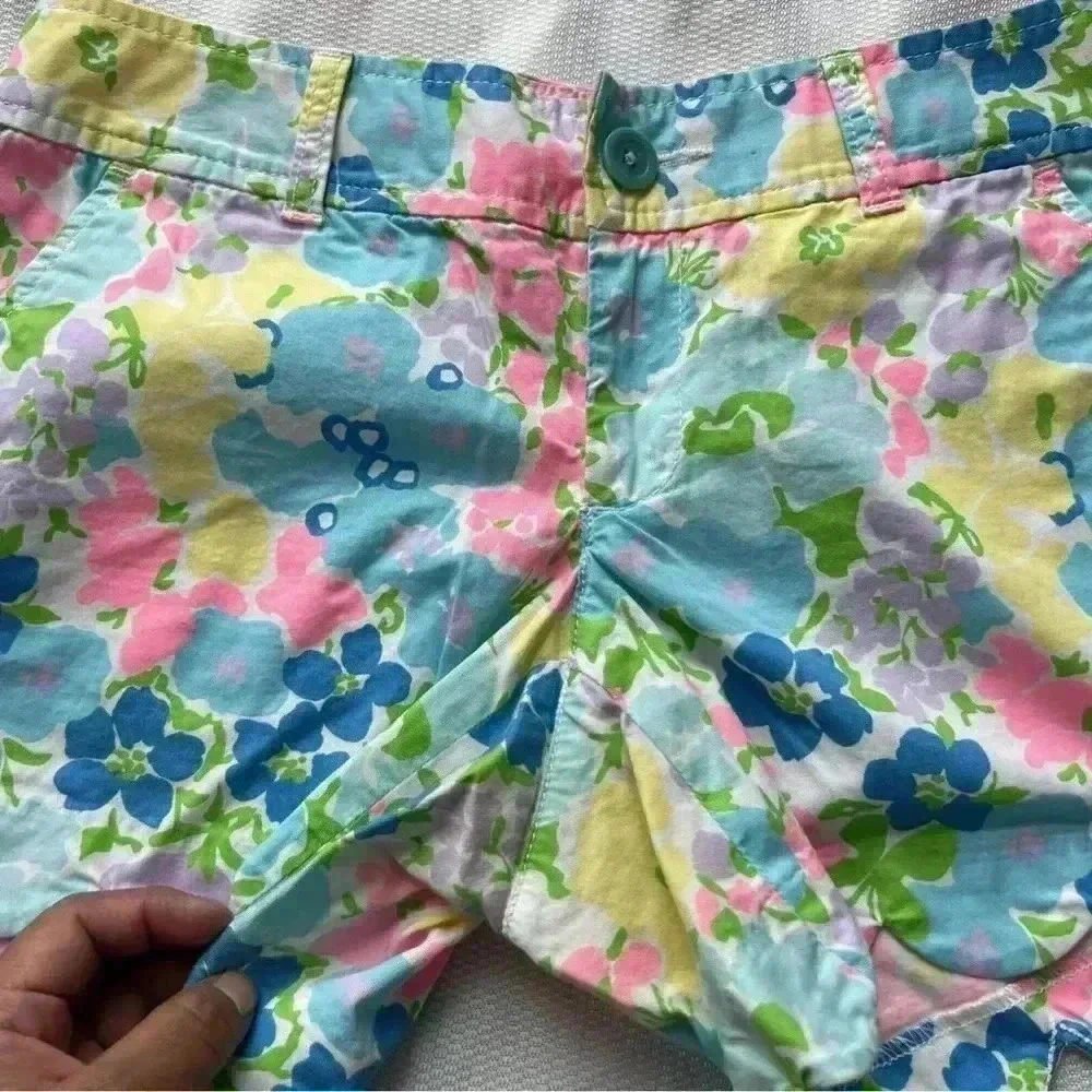 Lilly Pulitzer Buttercup Floral Shorts size‎ 2